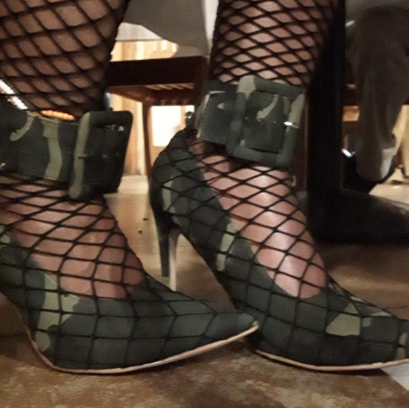 Shoes - Picture 3 of 5